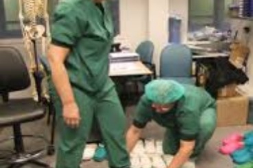 Bloedprikpolie van klompen voorzien